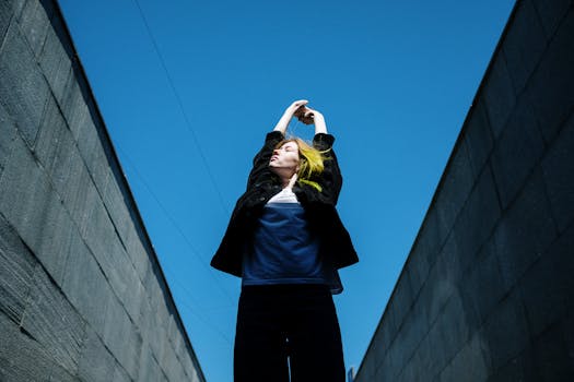 Louvre přesouvá Monu Lisu a zdražuje vstup pro turisty mimo EU